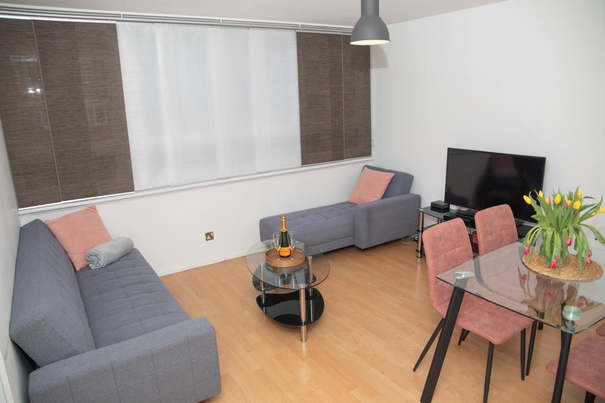 Bright And Spacious One Bedroom Apparment, Free Parking Londres Exterior foto